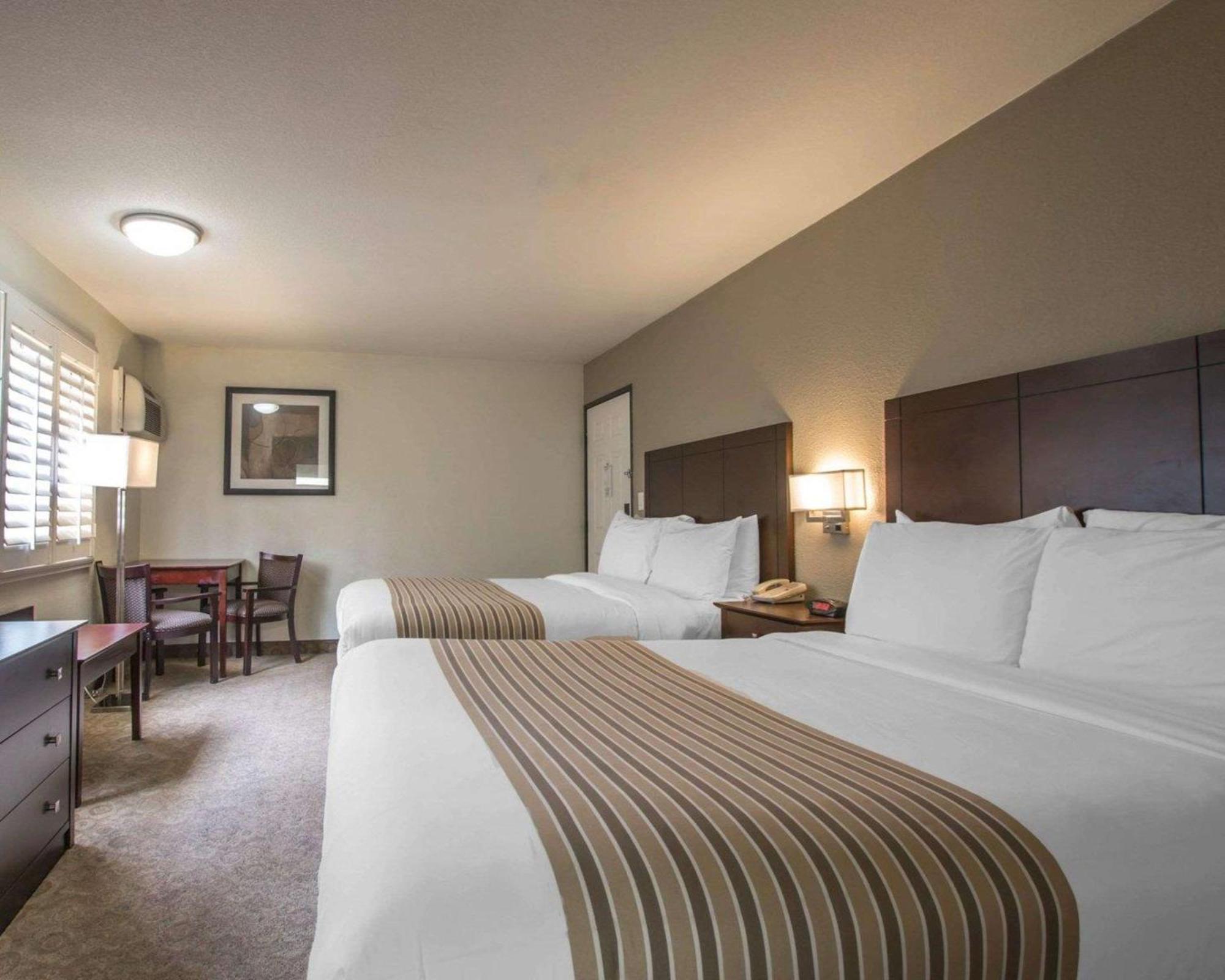 Rodeway Inn Convention Center — Photos 3